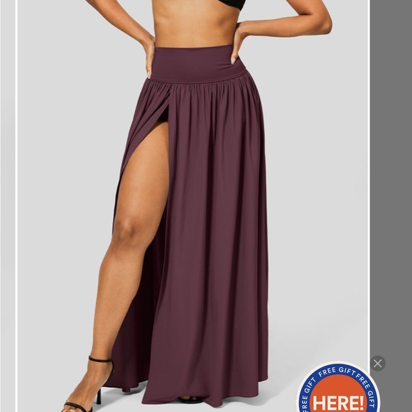 HALARA Dresses & Skirts - Halara Amaranth Burgundy high slit skirt